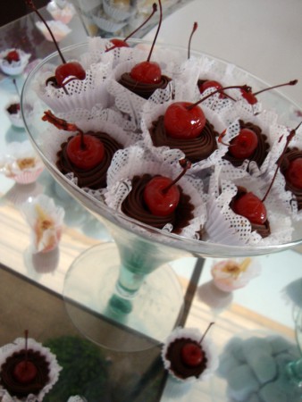 BOMBOM ABERTO DE CEREJA